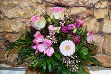 Lade das Bild in den Galerie-Viewer, Blumenstrauß Träumerei