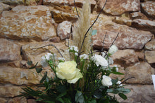 Lade das Bild in den Galerie-Viewer, Eleganz in weiß