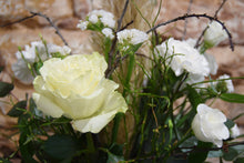 Lade das Bild in den Galerie-Viewer, Eleganz in weiß