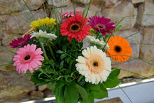 Lade das Bild in den Galerie-Viewer, Blumenstrauß Fröhliche Gerbera