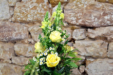 Lade das Bild in den Galerie-Viewer, Blumenstrauß strahlendes Lächeln