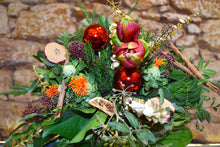 Lade das Bild in den Galerie-Viewer, Blumenstrauß Zauberhafte Weihnachtsromantik
