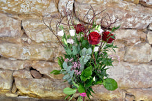 Lade das Bild in den Galerie-Viewer, Blumenstrauß Wachsende Liebe