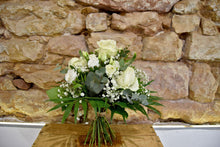 Lade das Bild in den Galerie-Viewer, Blumenstrauß White Classic