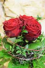 Lade das Bild in den Galerie-Viewer, Blumenstrauß Liebesbotschaft