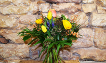 Lade das Bild in den Galerie-Viewer, Blumenstrauß Frühlingssturm
