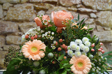 Lade das Bild in den Galerie-Viewer, Blumenstrauß Zarte Verführung
