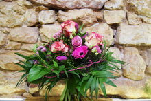 Lade das Bild in den Galerie-Viewer, Blumenstrauß Frühlingswonne Pinkie
